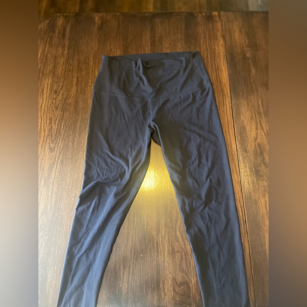 Ingrid & Isabel | Maternity Leggings Size L